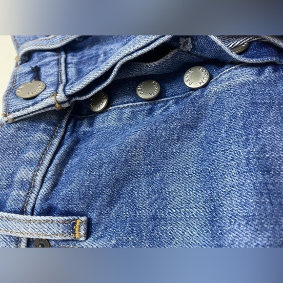 Aritiza Denim Forum - The Yoko Bermuda short - Picture 4 of 11